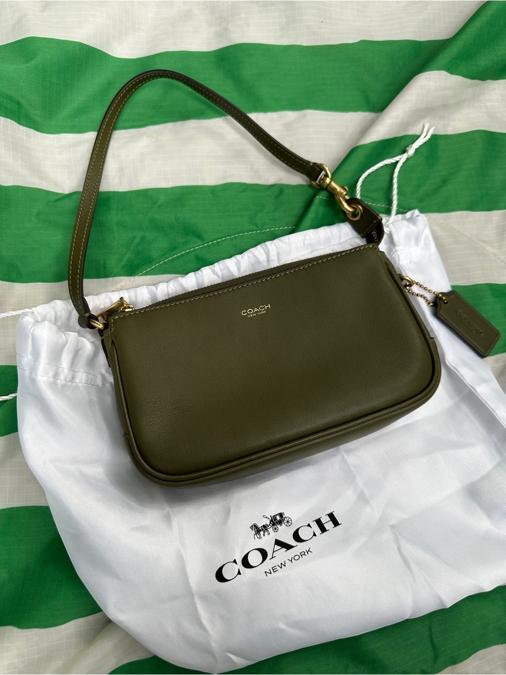 COACH plaza 18 in Olive green